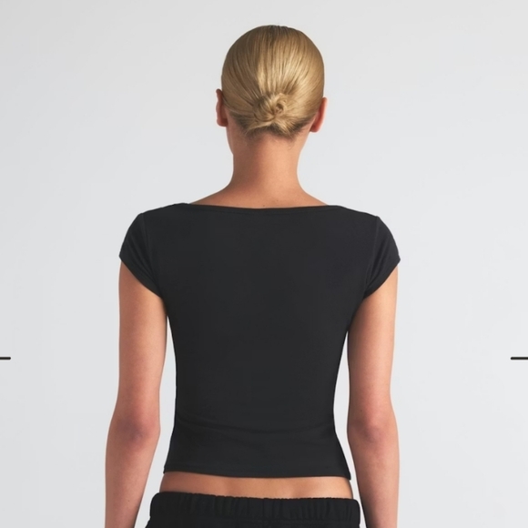 Skims - Cotton Jersey Soot(black) Scoop Neck Tshirt Size: Medium - Picture 4 of 8